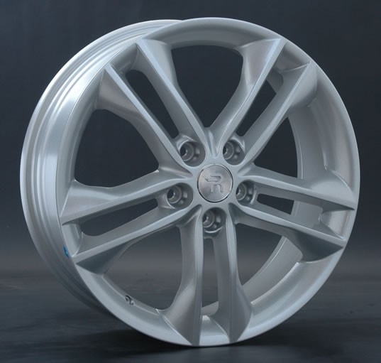 диски REPLICA LA HND 90 6,5,0xR18 5x114 67,1 48 сильвер